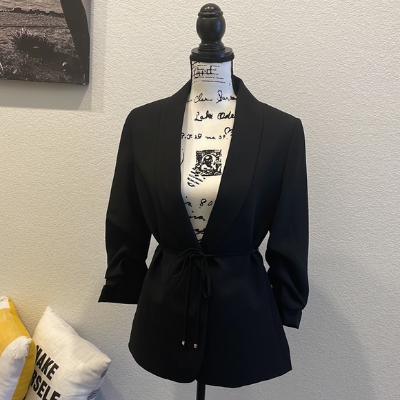 H&M Jackets & Blazers - H&M Fitted Blazer